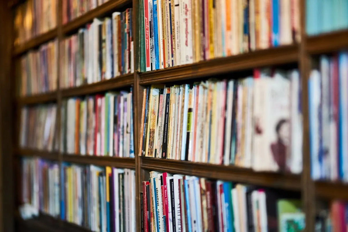 Lista de referências bibliográficas em folha de papel branco